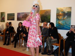 Fashion Show in der Contemplor Galerie Wien am 14. 03. 2024